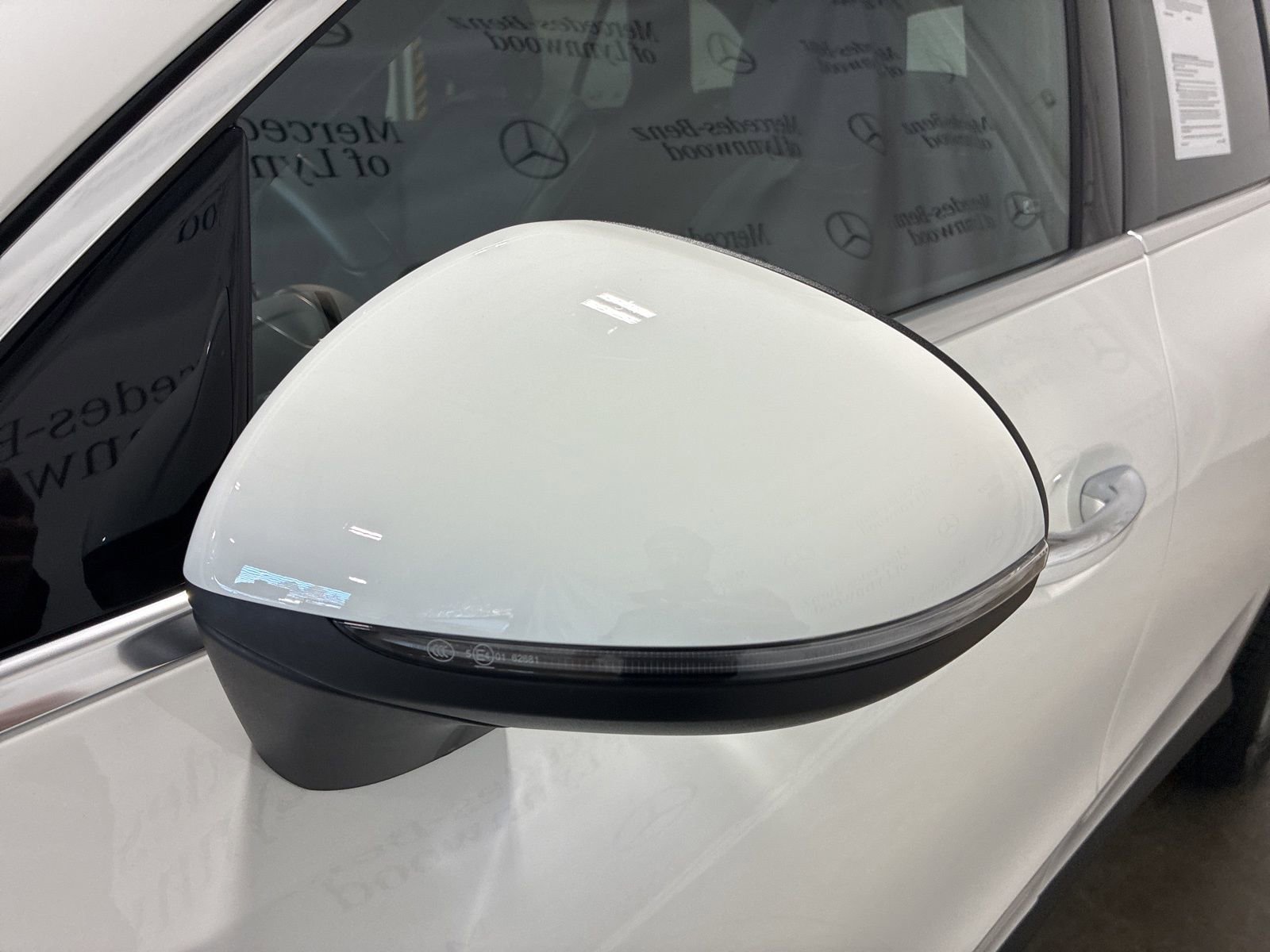 Used 2025 Mercedes-Benz GLC 300 4MATIC image 14