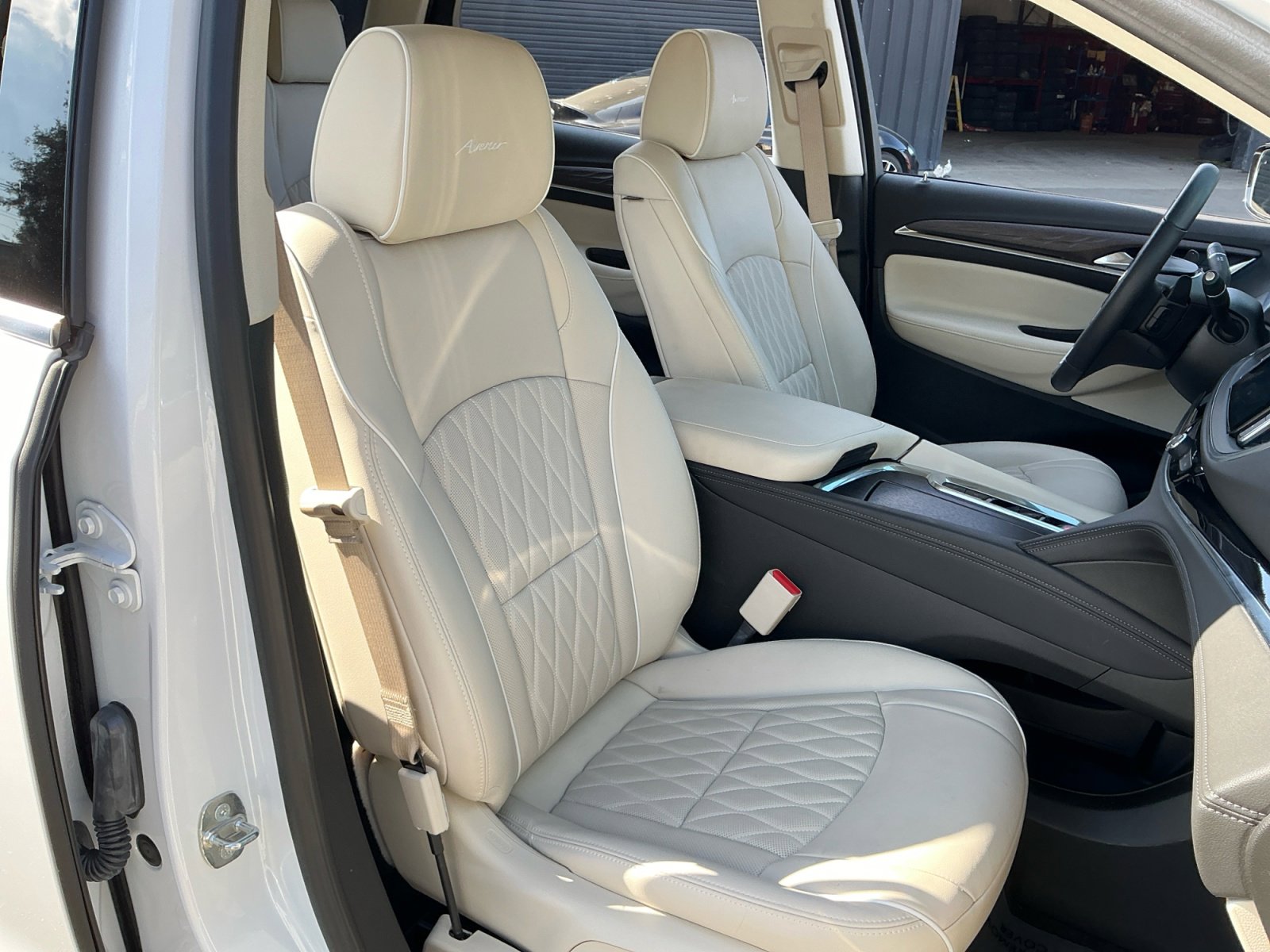Used 2023 Buick Enclave Avenir w/ Avenir Technology Package image 21
