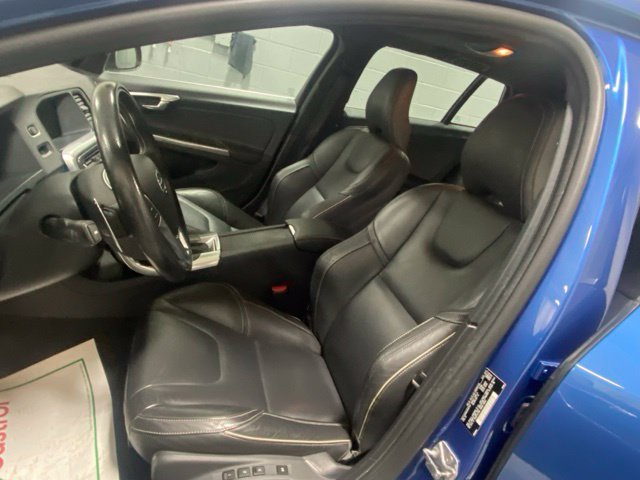 Used 2017 Volvo V60 T6 R-Design Platinum w/ Climate Package AWD/4WD image 11