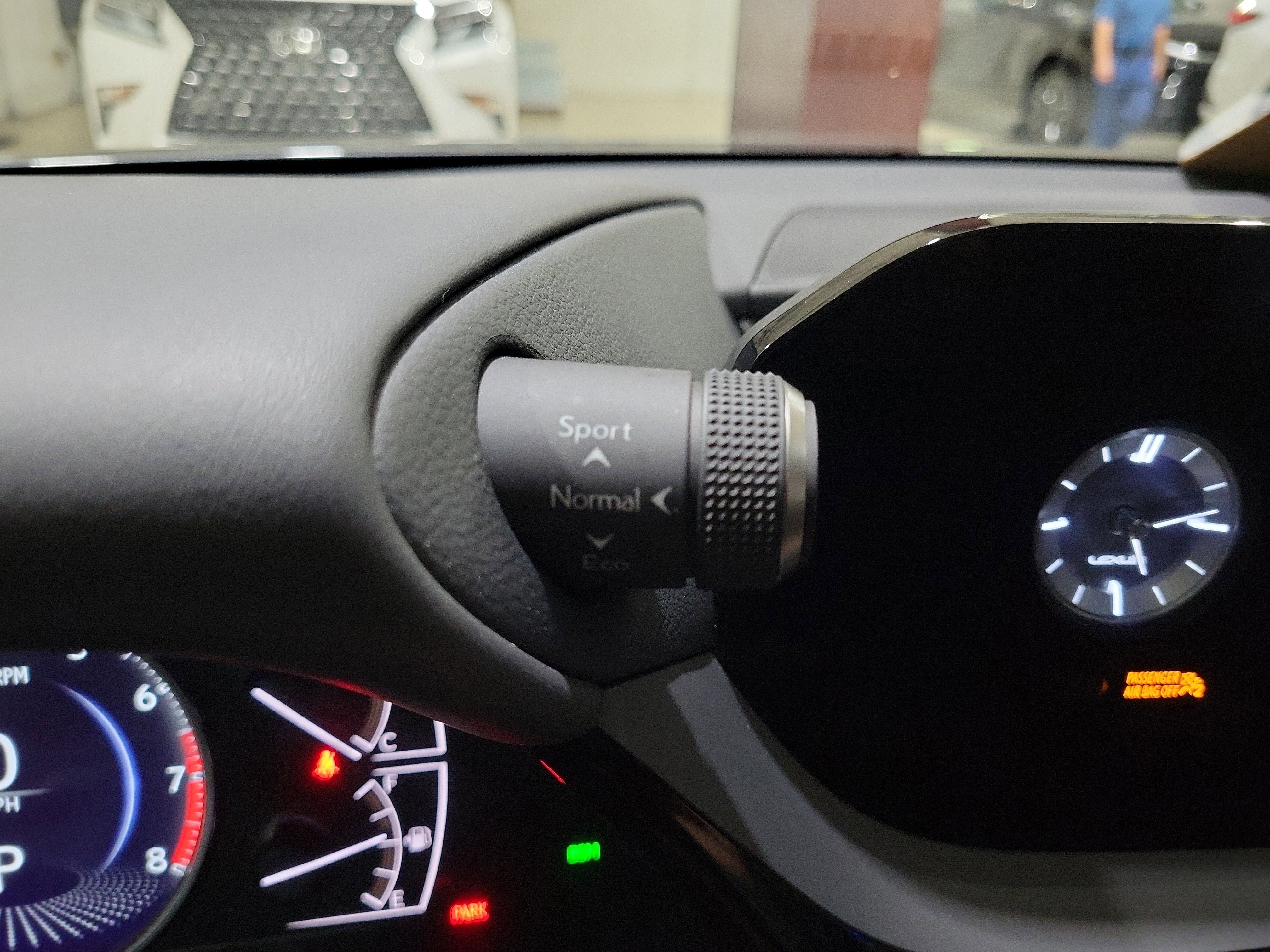 Used 2023 Lexus ES 350 w/ Accessory Package (Z2) image 13