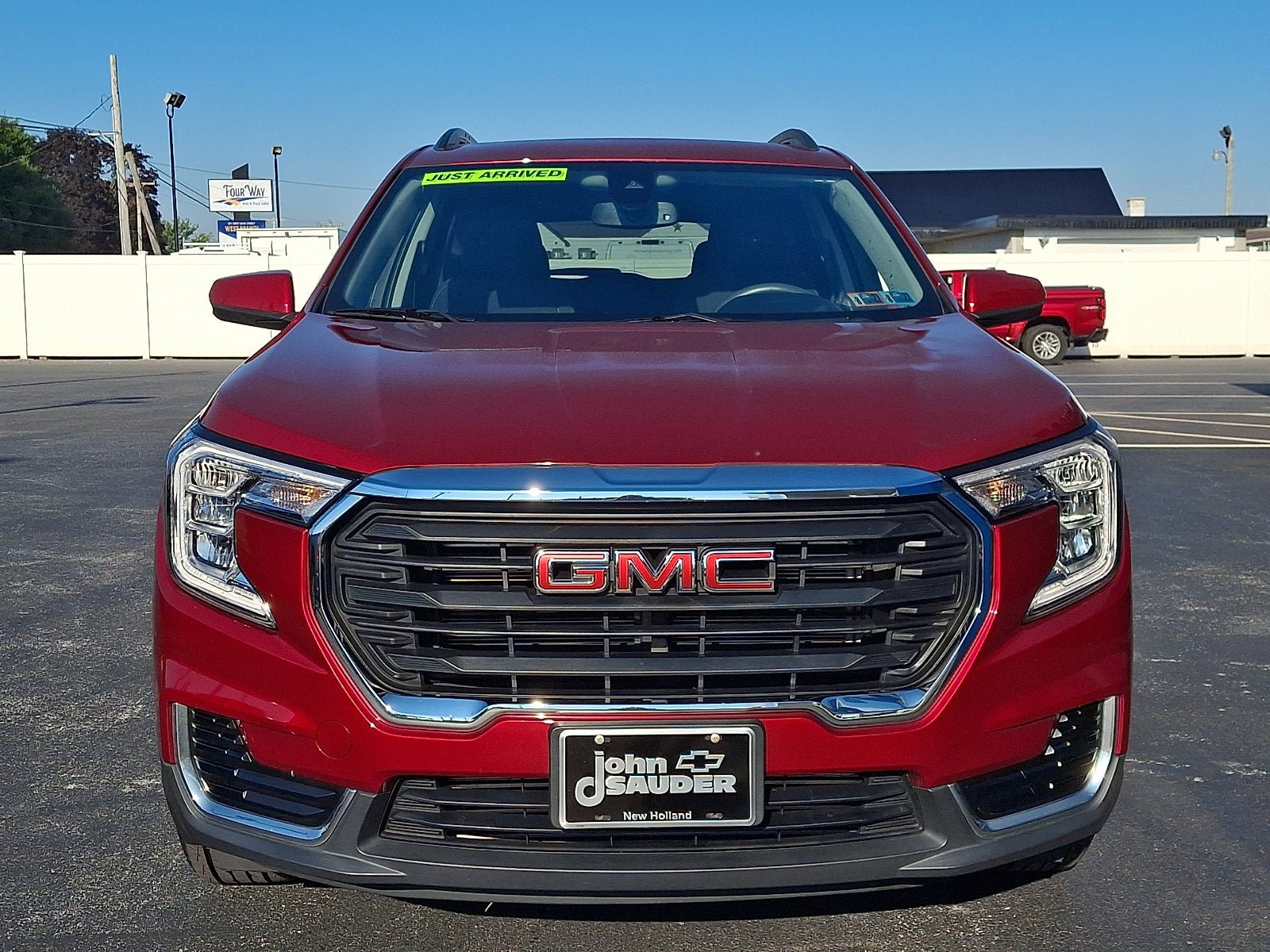 Used 2023 GMC Terrain SLE w/ Driver Convenience Package AWD/4WD image 2