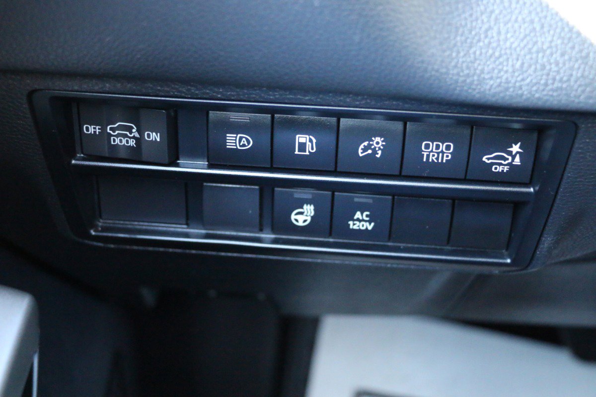 Used 2023 Toyota Sequoia Limited image 21