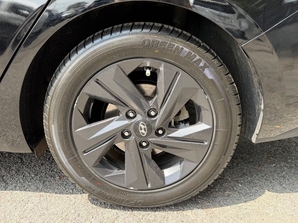 Used 2022 Hyundai Elantra SEL w/ Convenience Package FWD image 6