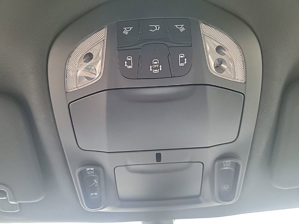 New 2026 Chrysler Pacifica Limited w/ Uconnect Theater Family Group image 15