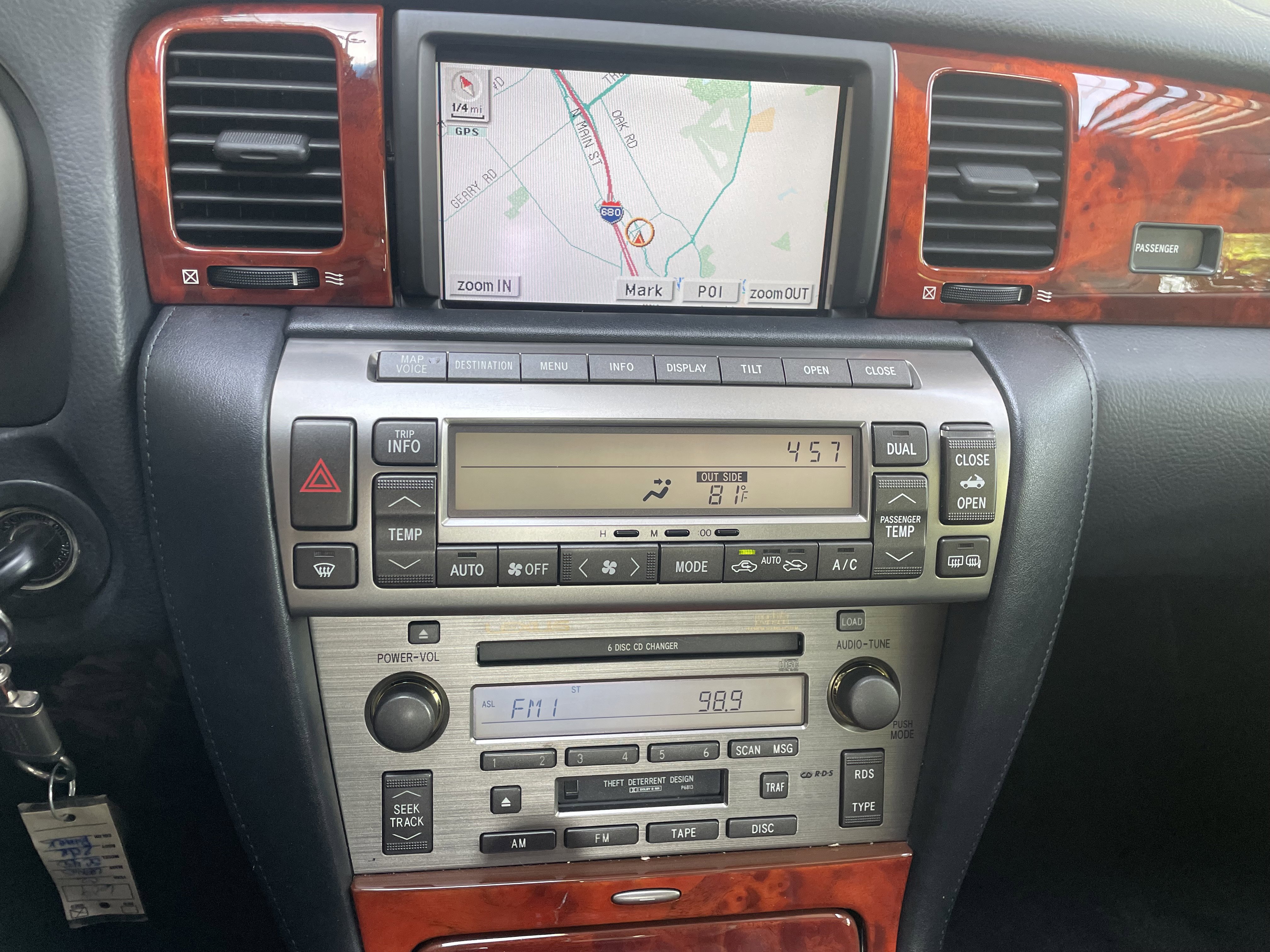 Used 2002 Lexus SC 430 Convertible image 14