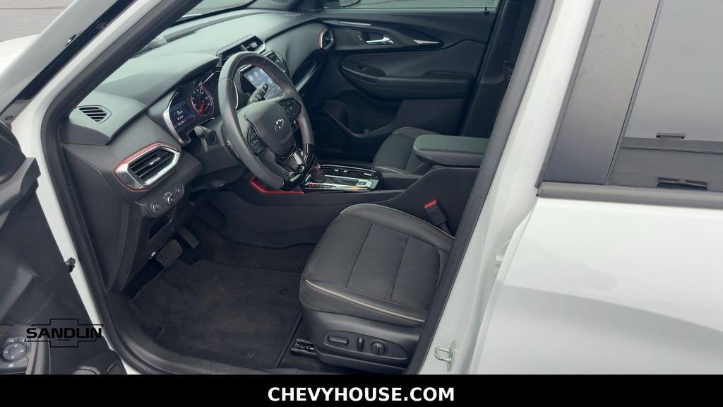 Used 2021 Chevrolet TrailBlazer RS w/ Technology Package FWD image 12