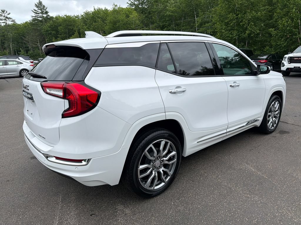 Certified 2024 GMC Terrain Denali w/ Denali Premium Package AWD/4WD image 5