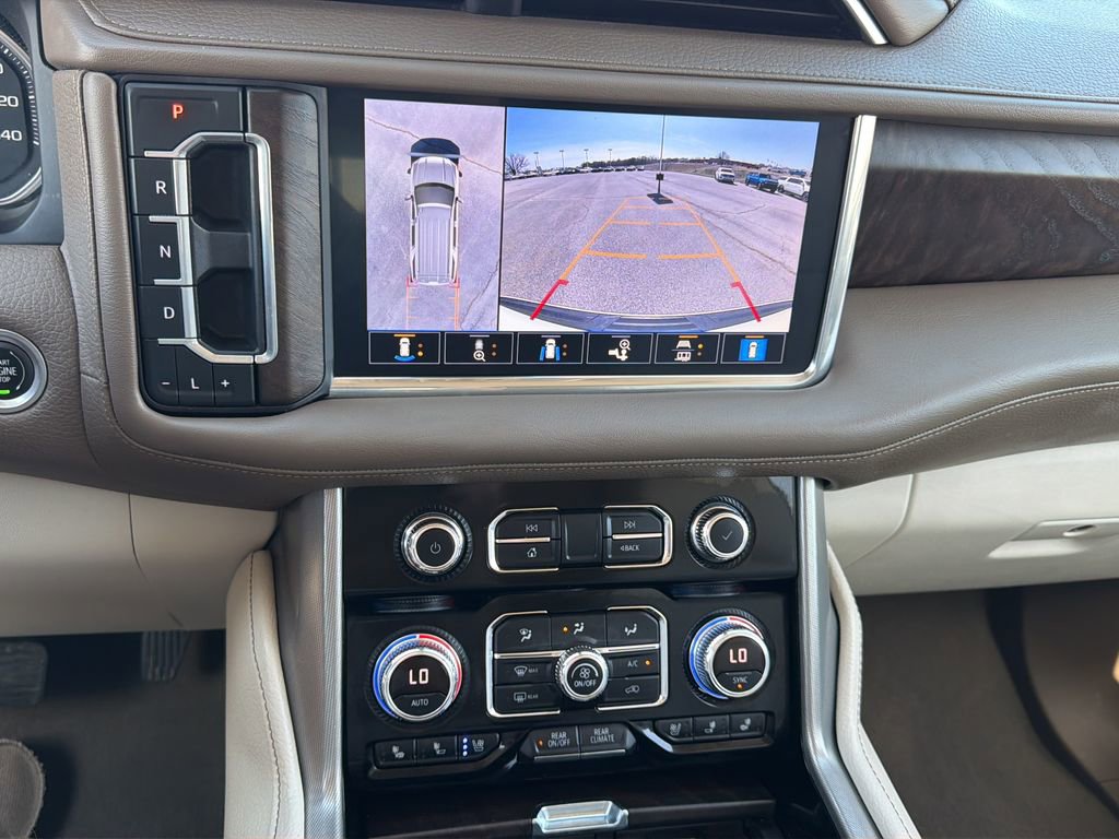 Used 2021 GMC Yukon Denali w/ Denali Premium Package image 28