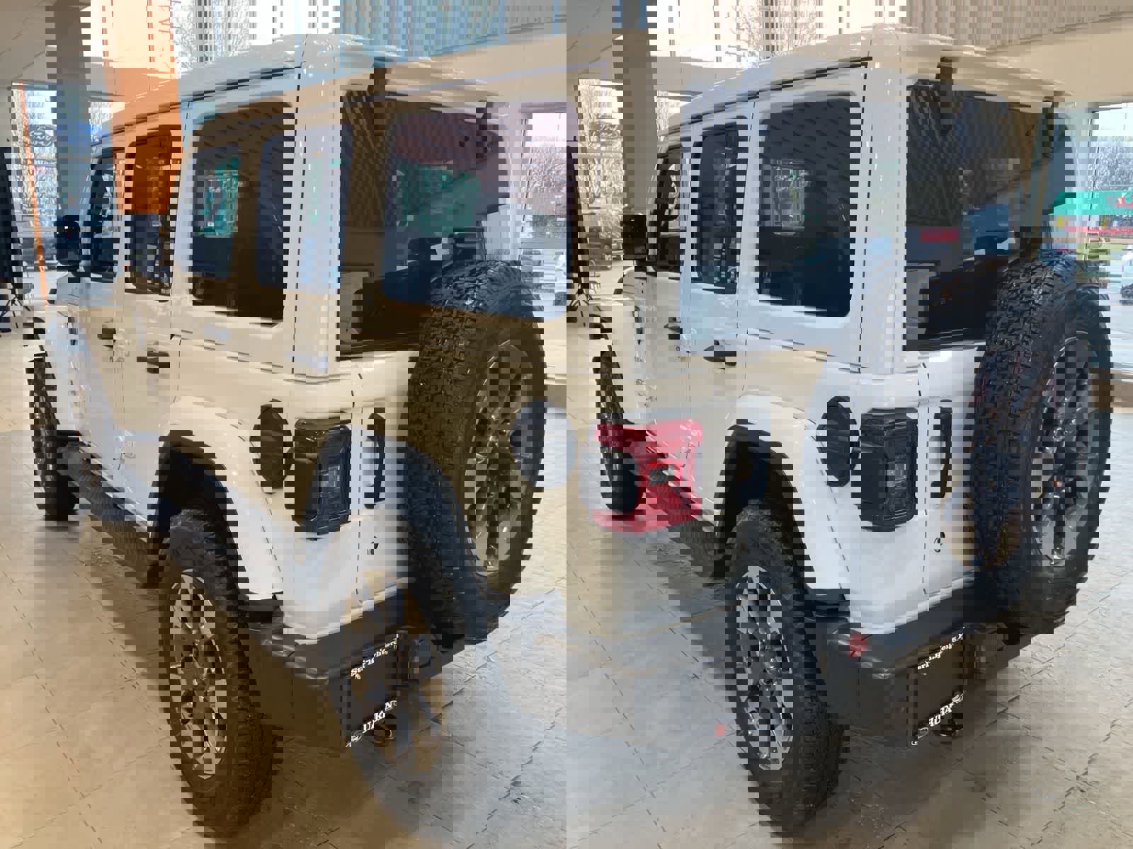 Used 2020 Jeep Wrangler Unlimited Sahara w/ Uconnect 4C Nav & Sound Group image 7