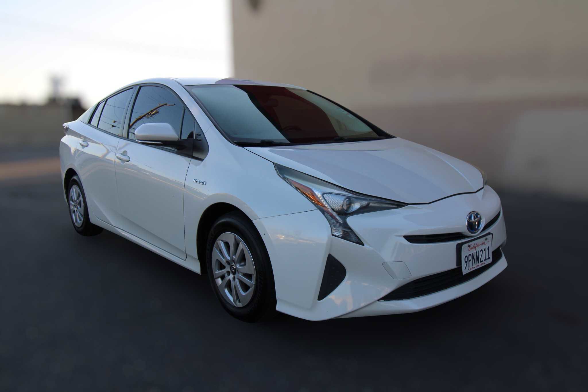 Used 2016 Toyota Prius Two image 5