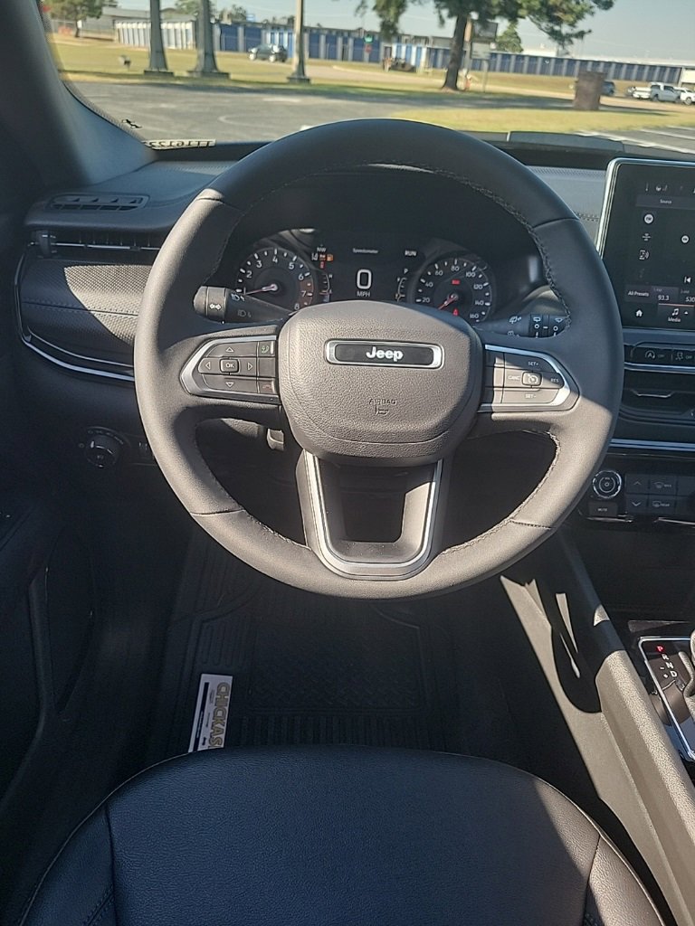 New 2026 Jeep Compass Latitude image 14