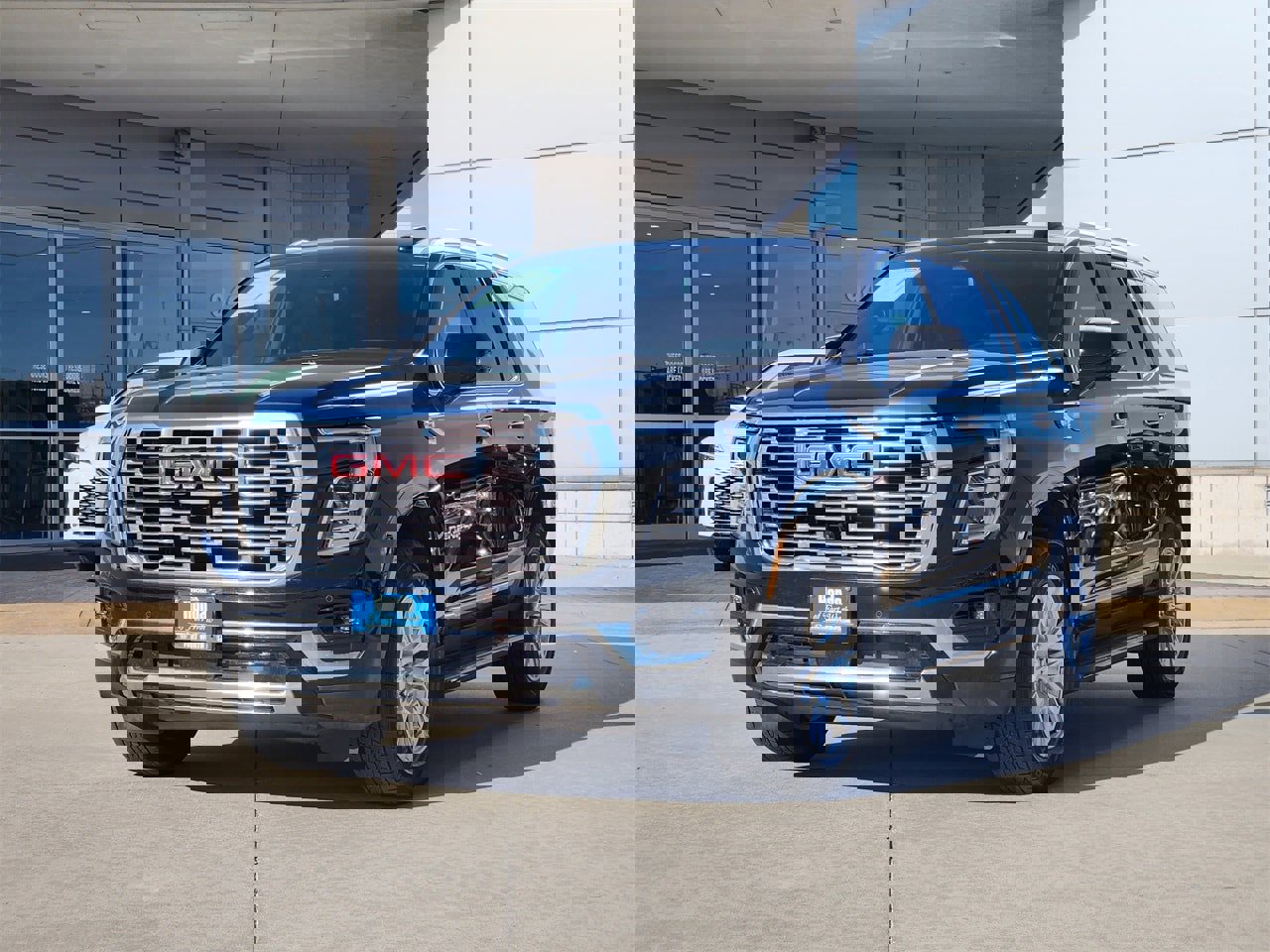 Used 2025 GMC Yukon Denali image 3