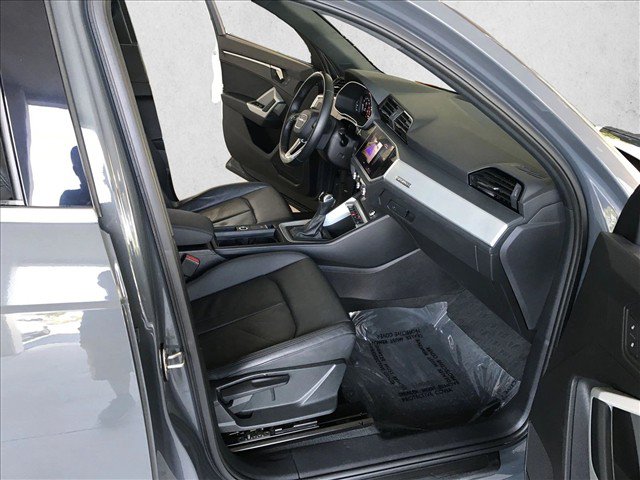 Used 2020 Audi Q3 2.0T Premium w/ Convenience Package AWD/4WD image 24