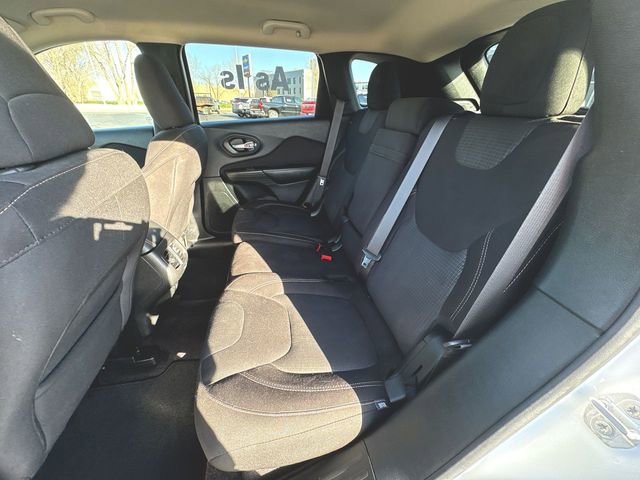Used 2017 Jeep Cherokee Latitude w/ Safety/Convenience Group image 22