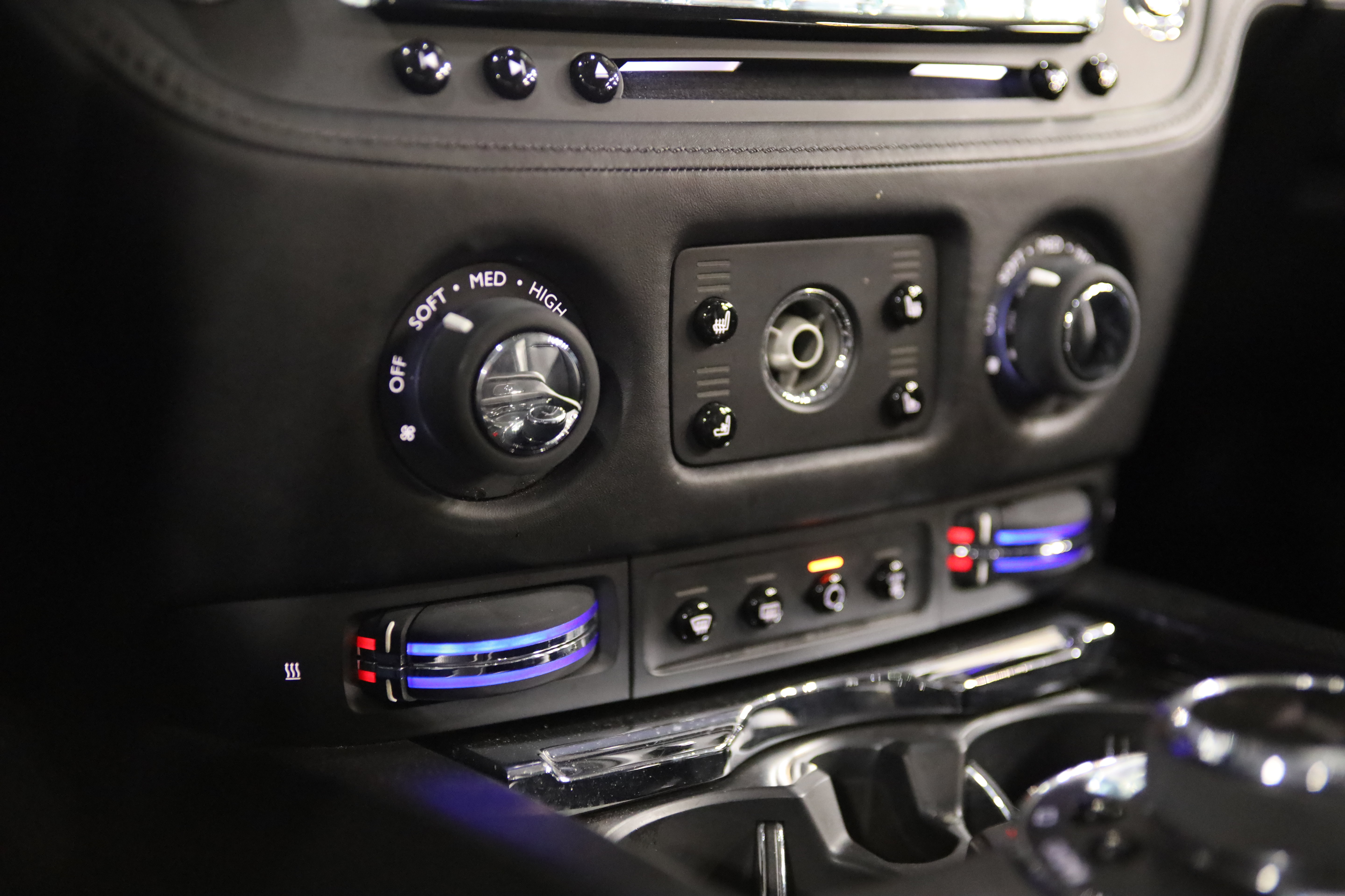 Used 2016 Rolls-Royce Wraith RWD image 31