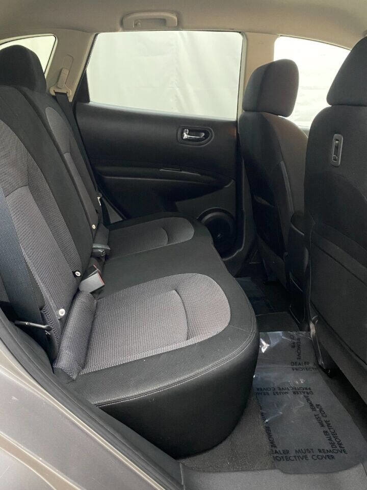 Used 2013 Nissan Rogue SV AWD/4WD image 12