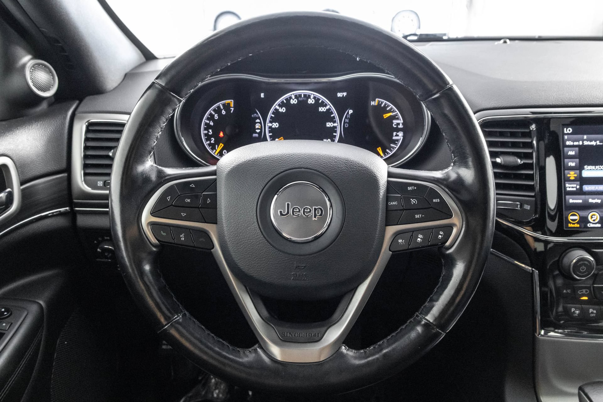 Used 2021 Jeep Grand Cherokee Limited AWD/4WD image 29