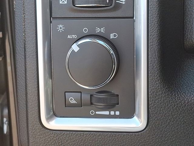 Used 2024 RAM 1500 Classic SLT AWD/4WD image 22