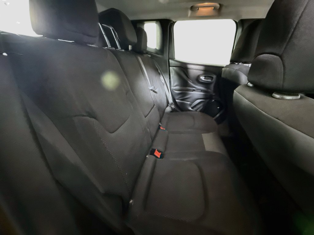 Used 2018 Jeep Renegade Altitude w/ Popular Equipment Group FWD image 26