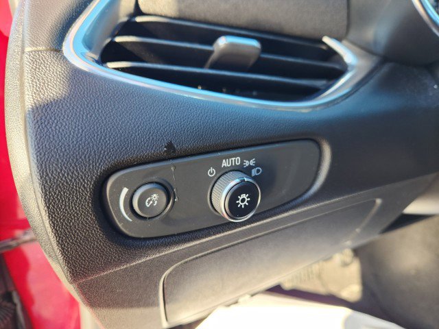 Used 2018 Chevrolet Malibu LT image 30