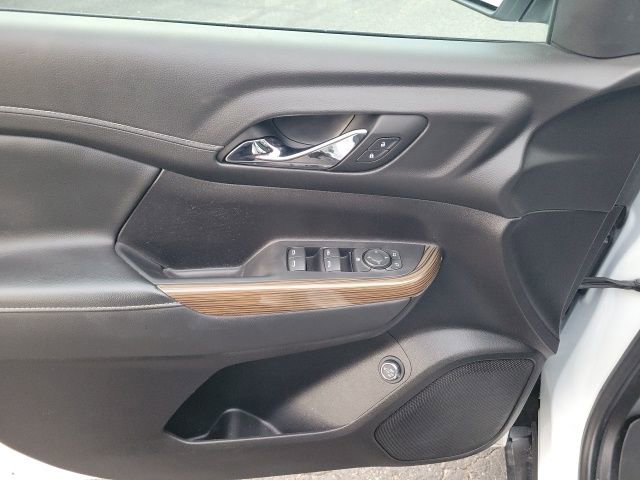 Used 2023 GMC Acadia SLE image 31