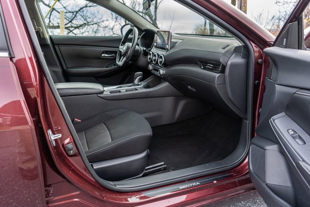 Used 2022 Nissan Sentra SV image 19