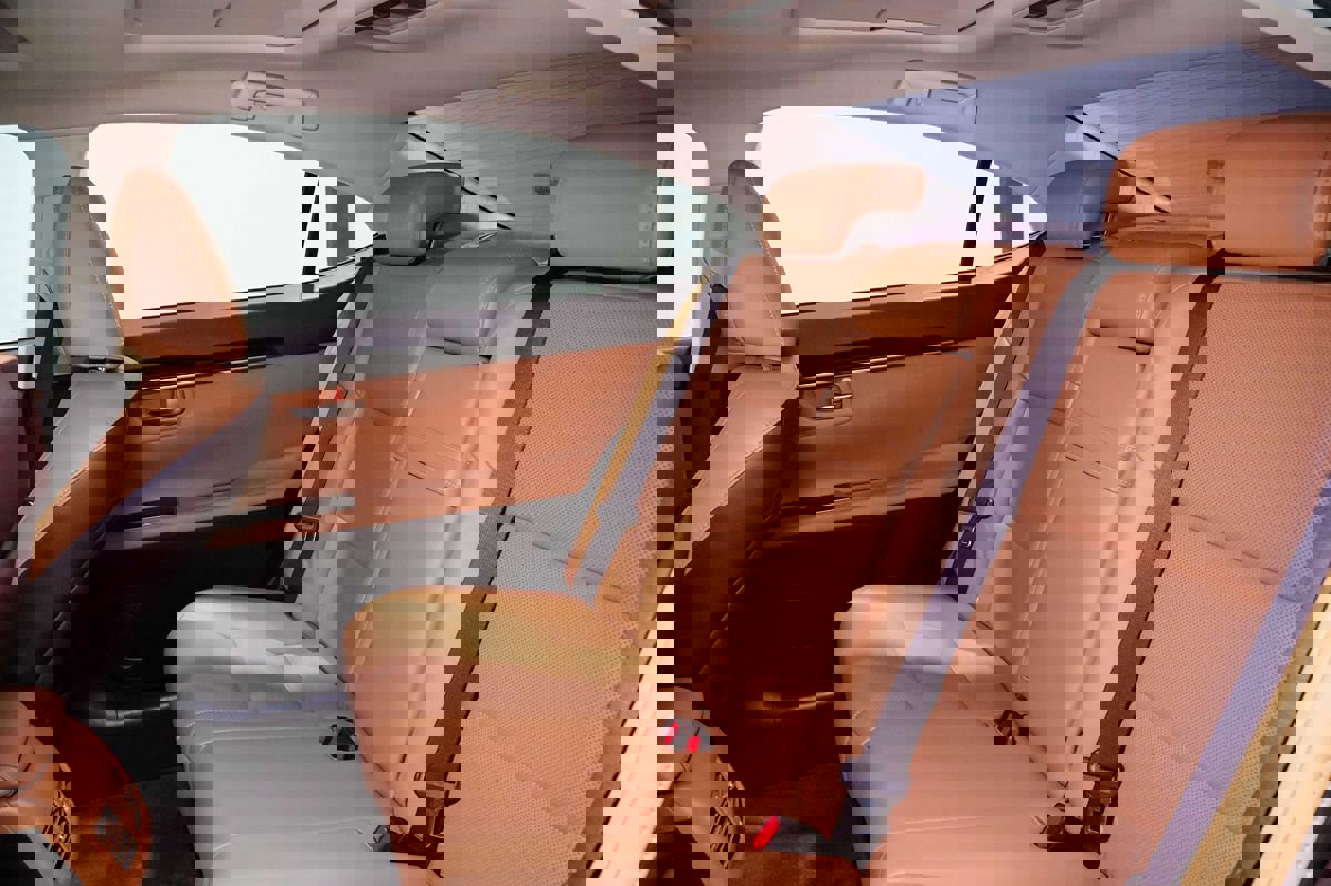 Used 2016 Lexus ES 350 w/ Navigation System Package FWD image 18