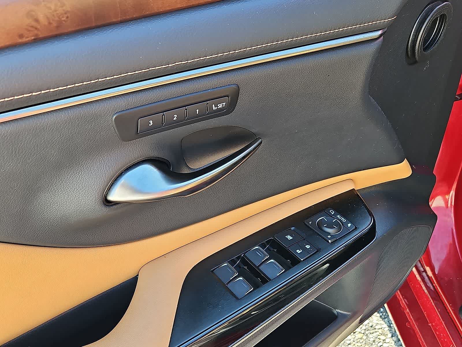 Used 2022 Lexus ES 350 w/ Premium Package FWD image 29