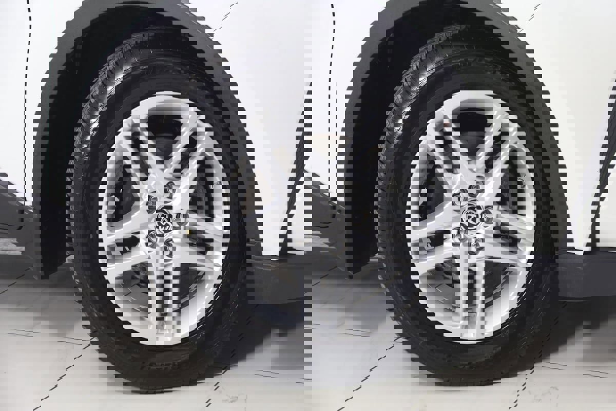 Used 2021 Toyota C-HR LE image 12