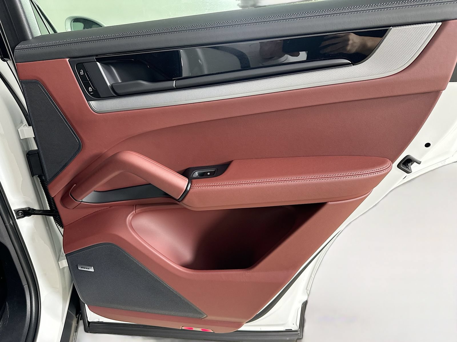 New 2026 Porsche Cayenne Coupe AWD/4WD image 40