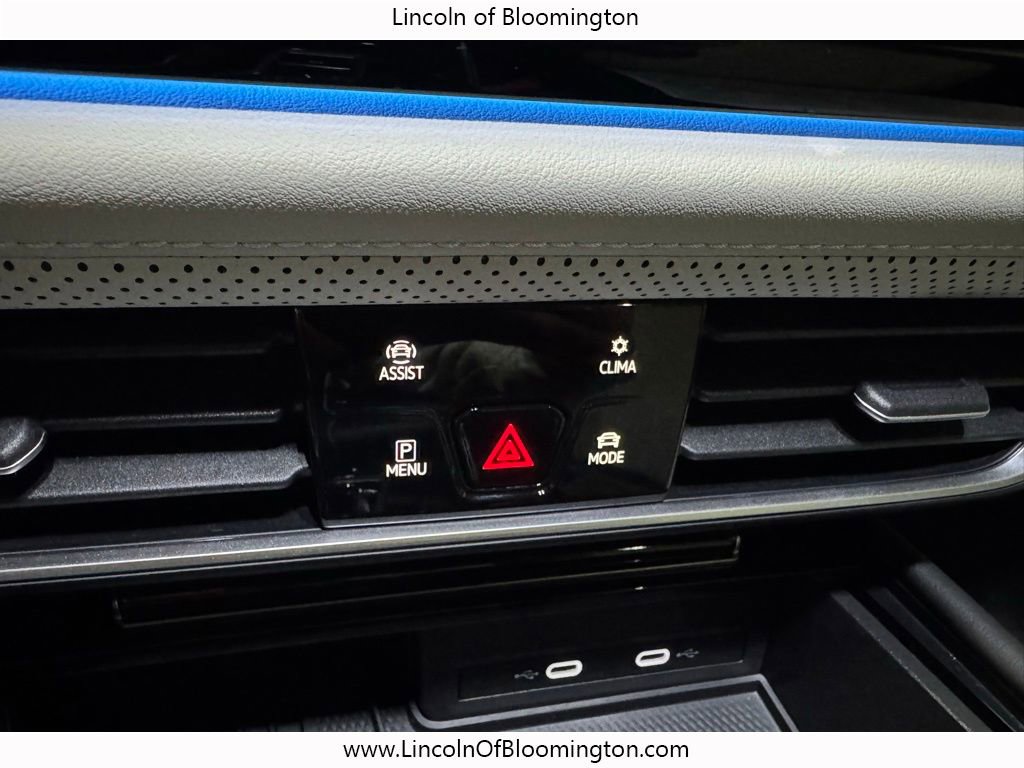 Used 2025 Volkswagen Atlas Cross Sport SEL Premium R-Line image 64