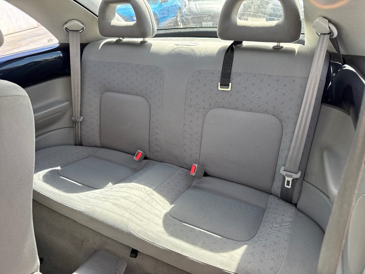 Used 1999 Volkswagen Beetle GLS FWD image 16