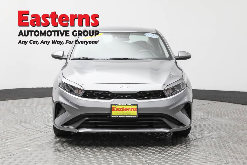 Used 2023 Kia Forte LXS image 2