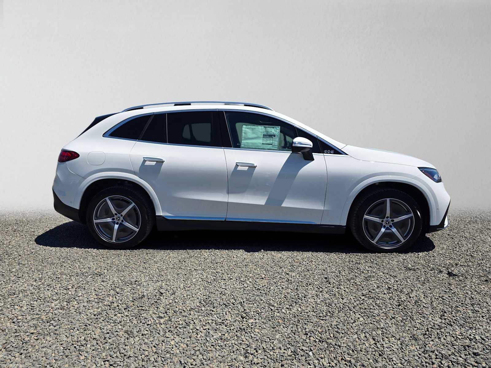 New 2026 Mercedes-Benz EQE 320 4MATIC SUV image 2