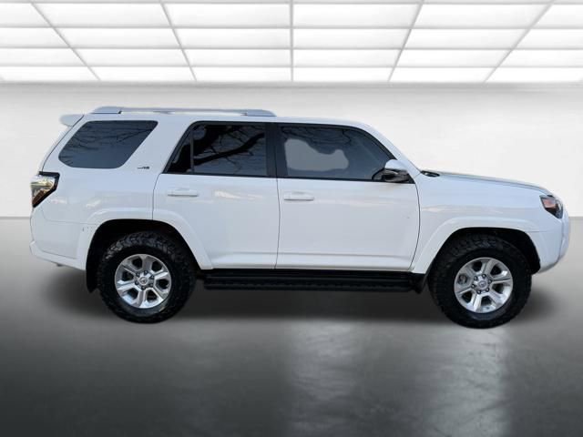 Used 2015 Toyota 4Runner SR5 Premium image 4