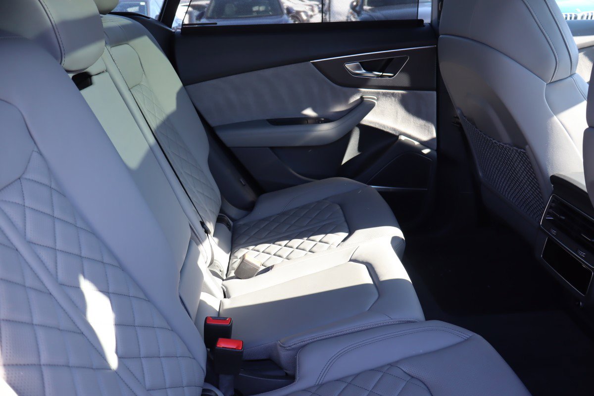 Used 2024 Audi SQ8 Prestige w/ Prestige Package image 14