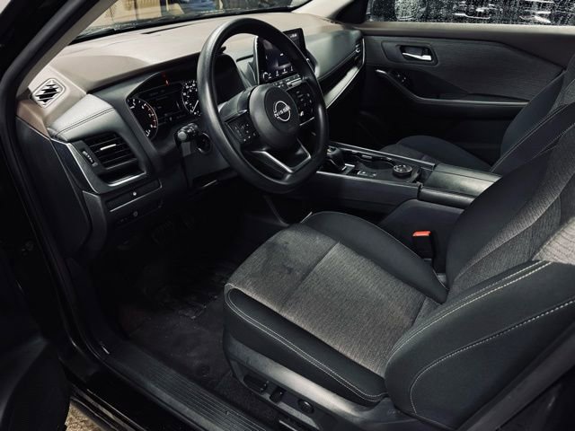 Used 2023 Nissan Rogue SV image 17