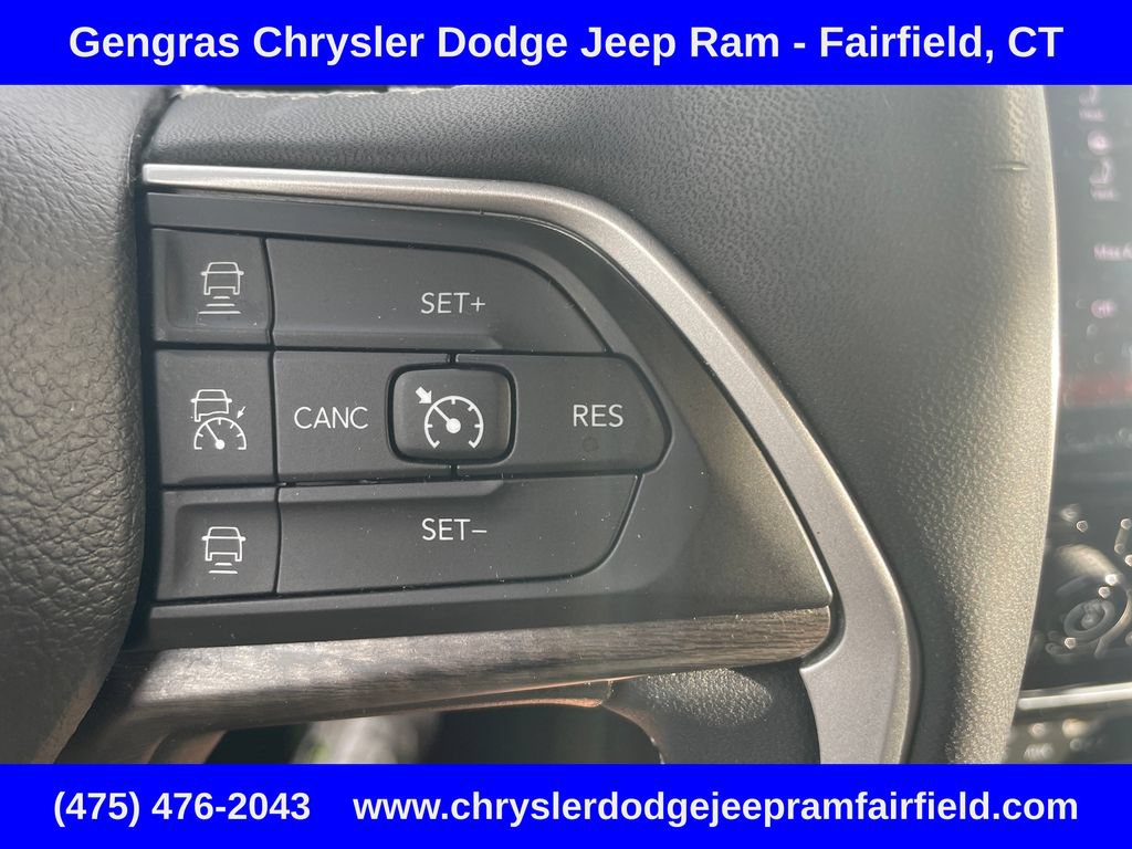 Used 2023 Jeep Grand Cherokee Limited w/ Luxury Tech Group II AWD/4WD image 59