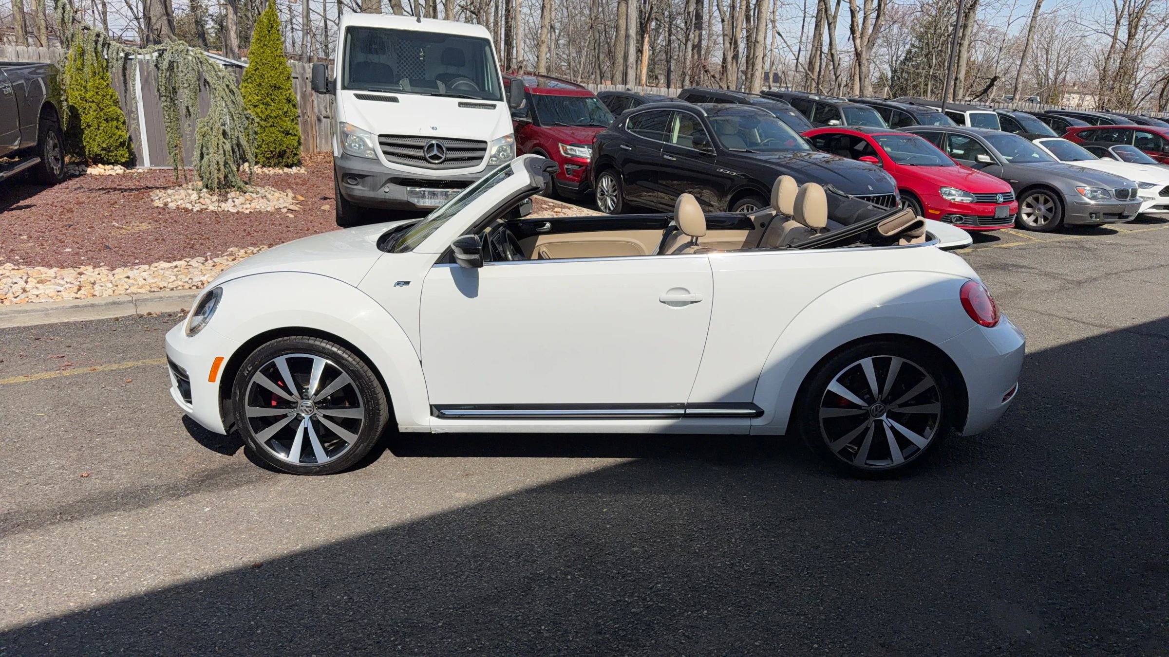 Used 2015 Volkswagen Beetle R-Line image 17