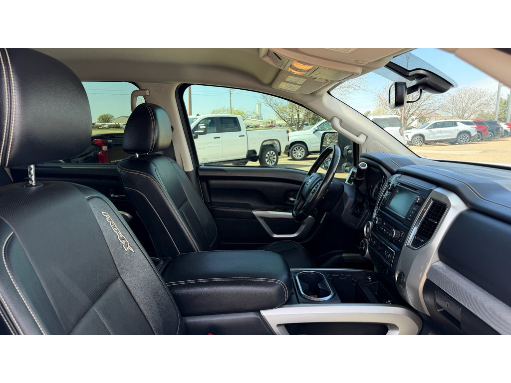 Used 2019 Nissan Titan PRO-4X w/ Pro-4x Convenience Package AWD/4WD image 13