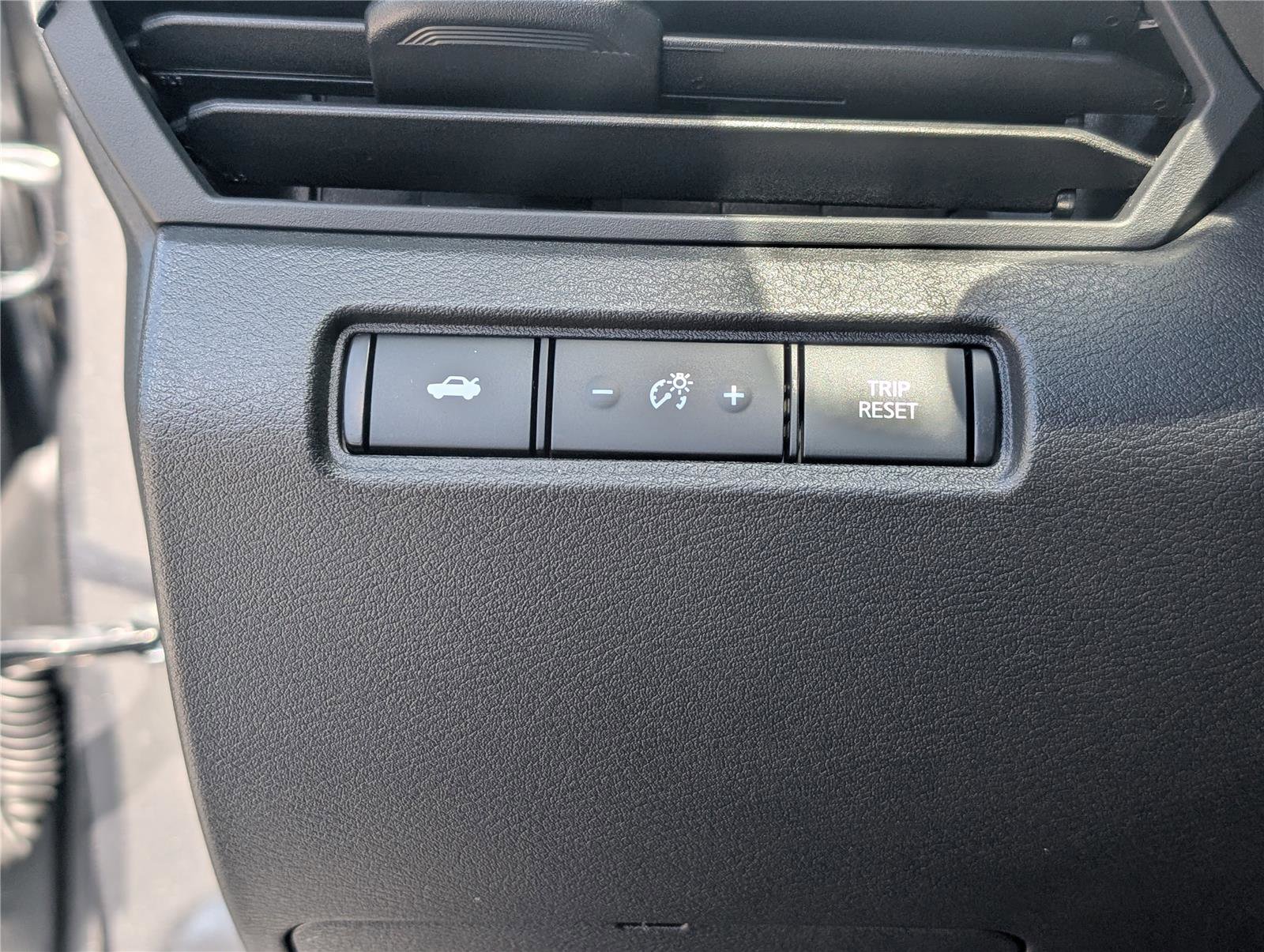 Used 2025 Nissan Altima 2.5 SR w/ SR Premium Package FWD image 22