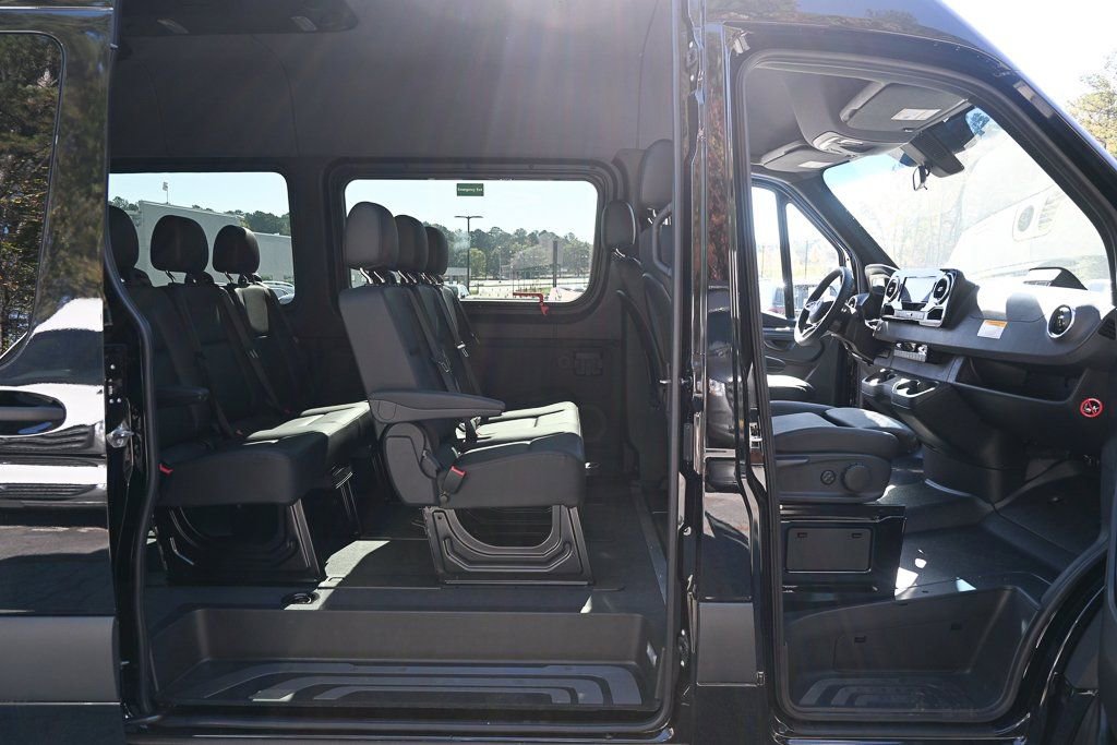 Used 2025 Mercedes-Benz Sprinter 2500 image 19