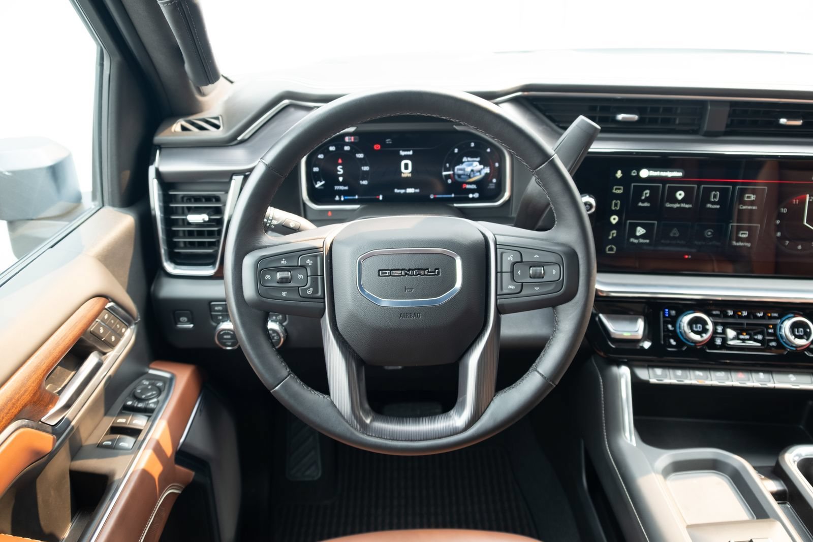 Used 2026 GMC Sierra 3500 Denali Ultimate AWD/4WD image 2