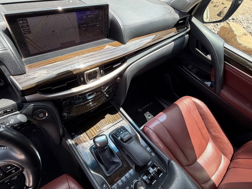 Used 2019 Lexus LX 570 4WD w/ Luxury Package image 15