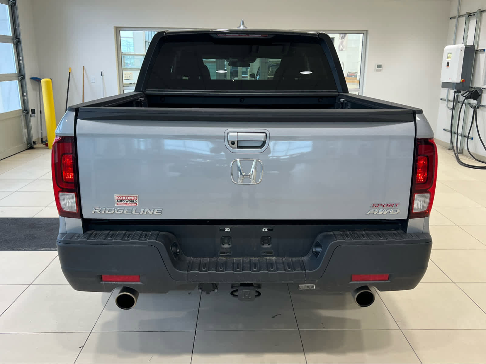 Used 2023 Honda Ridgeline Sport image 6