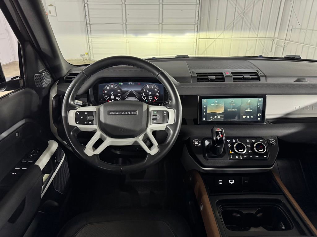 Used 2022 Land Rover Defender 110 X-Dynamic SE AWD/4WD image 25