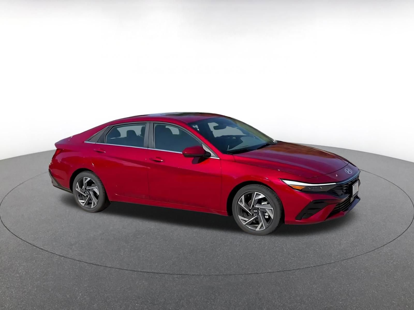 Used 2025 Hyundai Elantra SEL image 2