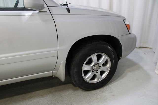 Used 2005 Toyota Highlander 4WD V6 w/ 3rd Row image 34