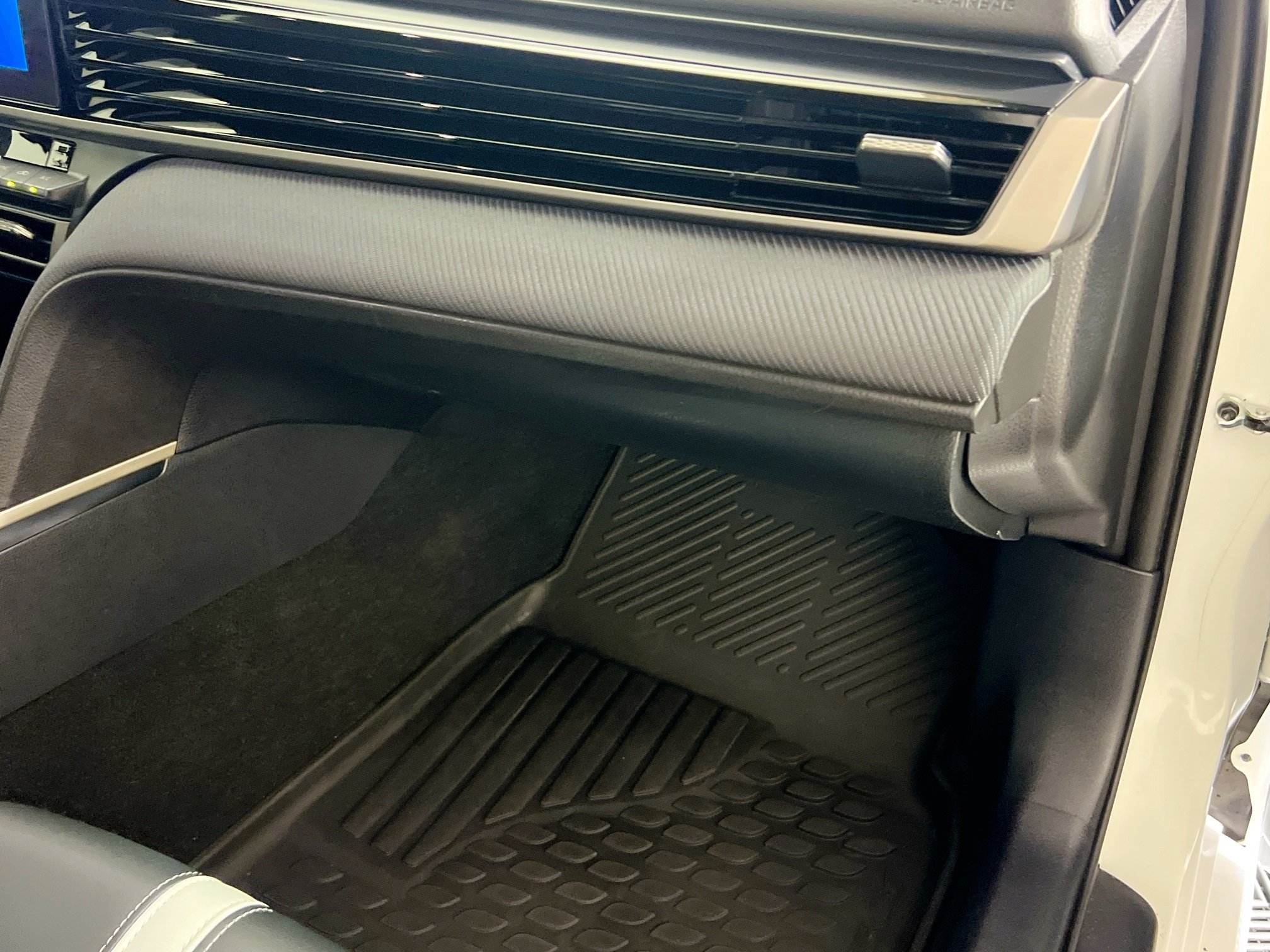 Used 2025 Toyota Camry SE FWD image 34