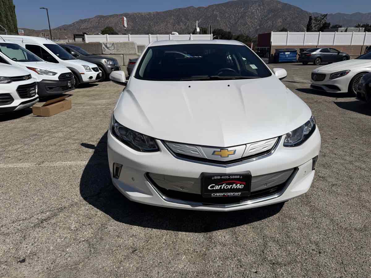 Used 2017 Chevrolet Volt Premier w/ Driver Confidence II Package FWD image 3